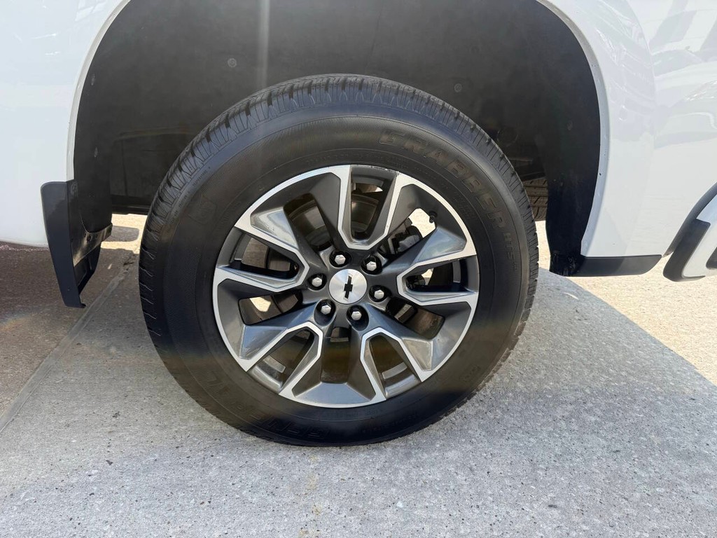 Chevrolet Silverado 1500 Vehicle Full-screen Gallery Image 37