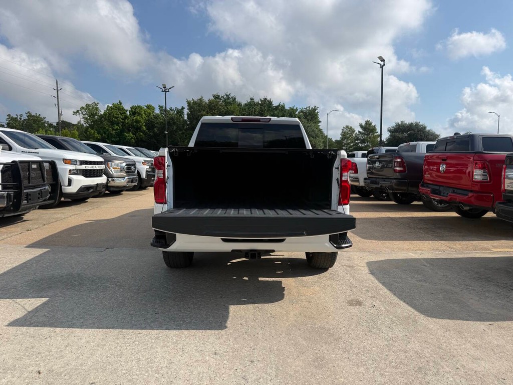 Chevrolet Silverado 1500 Vehicle Full-screen Gallery Image 38