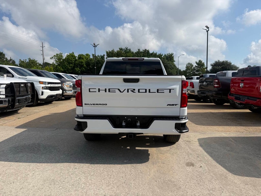 Chevrolet Silverado 1500 Vehicle Full-screen Gallery Image 39