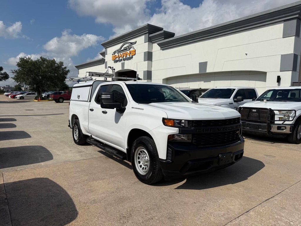 Chevrolet Silverado 1500 Vehicle Full-screen Gallery Image 02