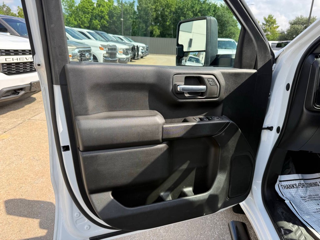Chevrolet Silverado 1500 Vehicle Full-screen Gallery Image 08