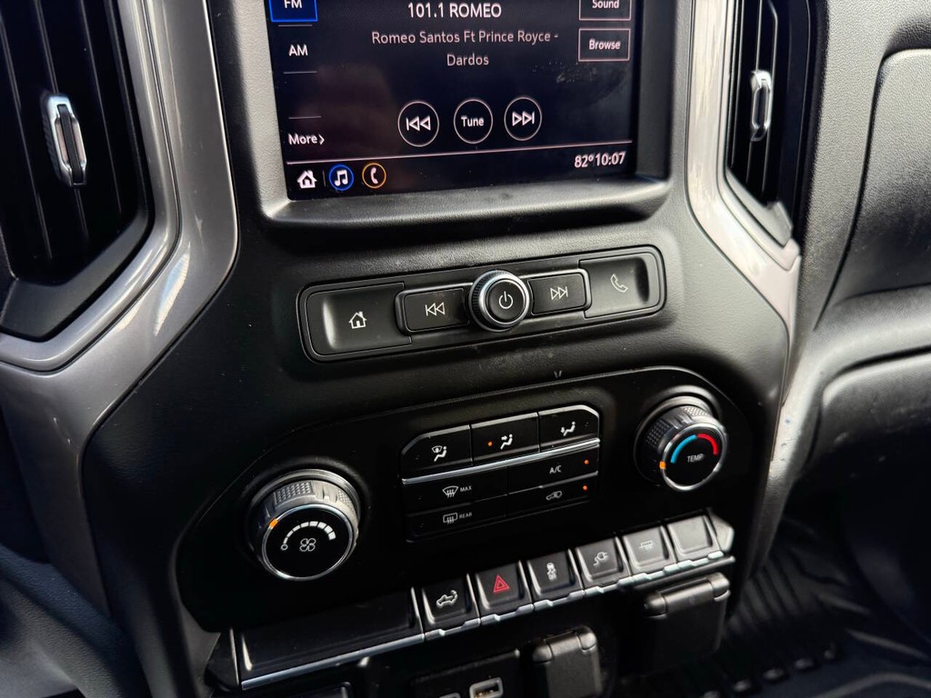 Chevrolet Silverado 1500 Vehicle Full-screen Gallery Image 27