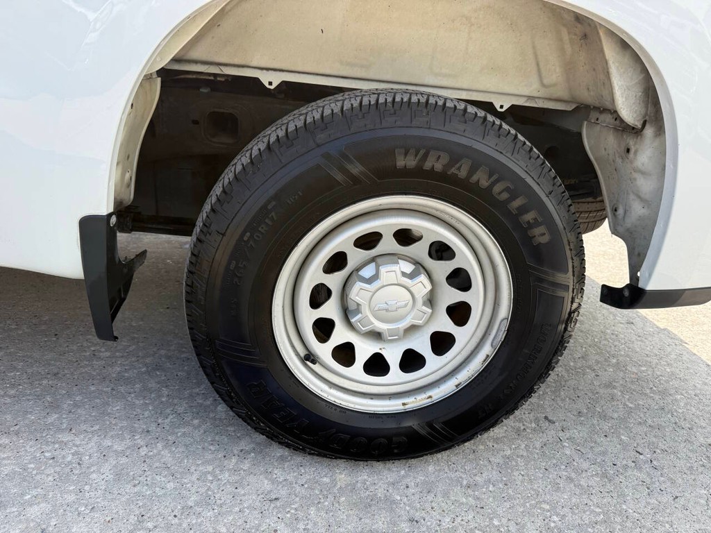 Chevrolet Silverado 1500 Vehicle Full-screen Gallery Image 34