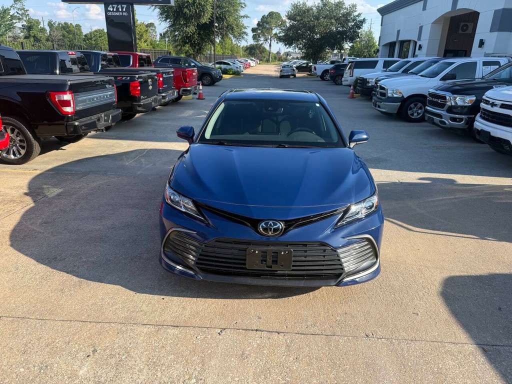Toyota Camry Vehicle Full-screen Gallery Image 37