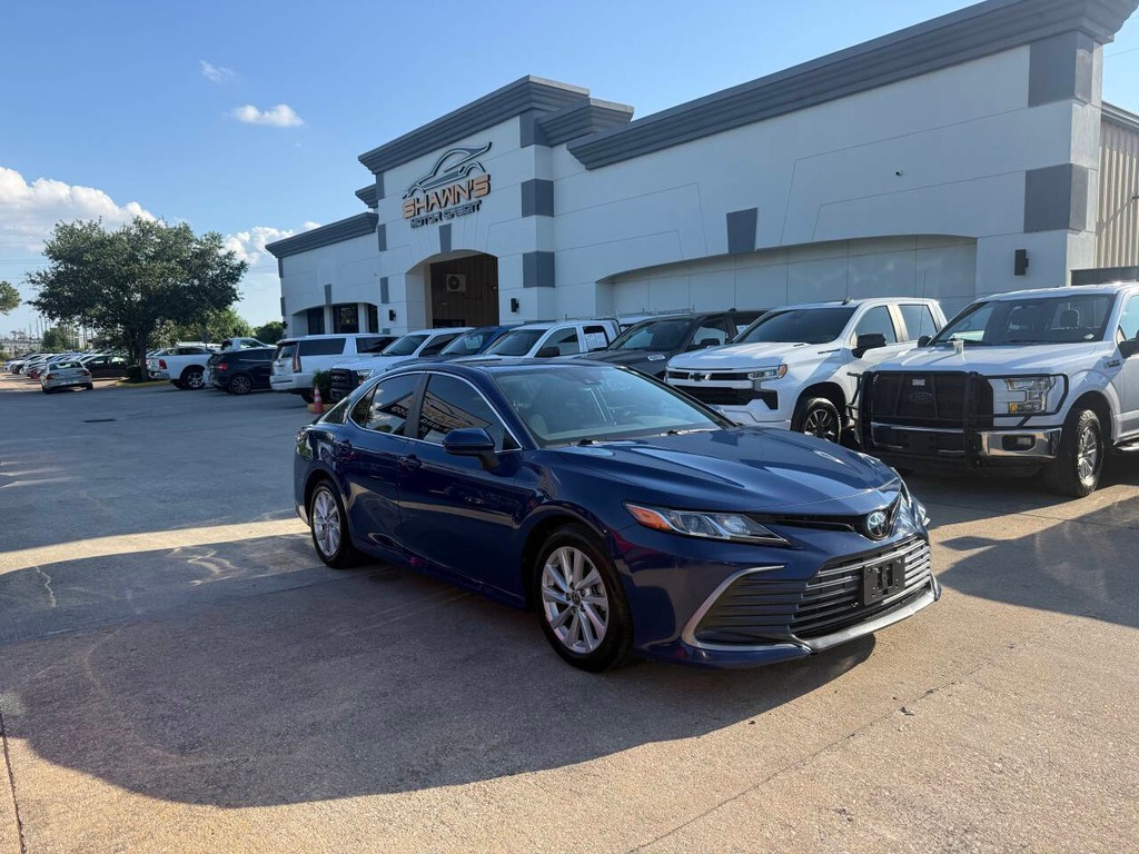 Toyota Camry Vehicle Full-screen Gallery Image 39
