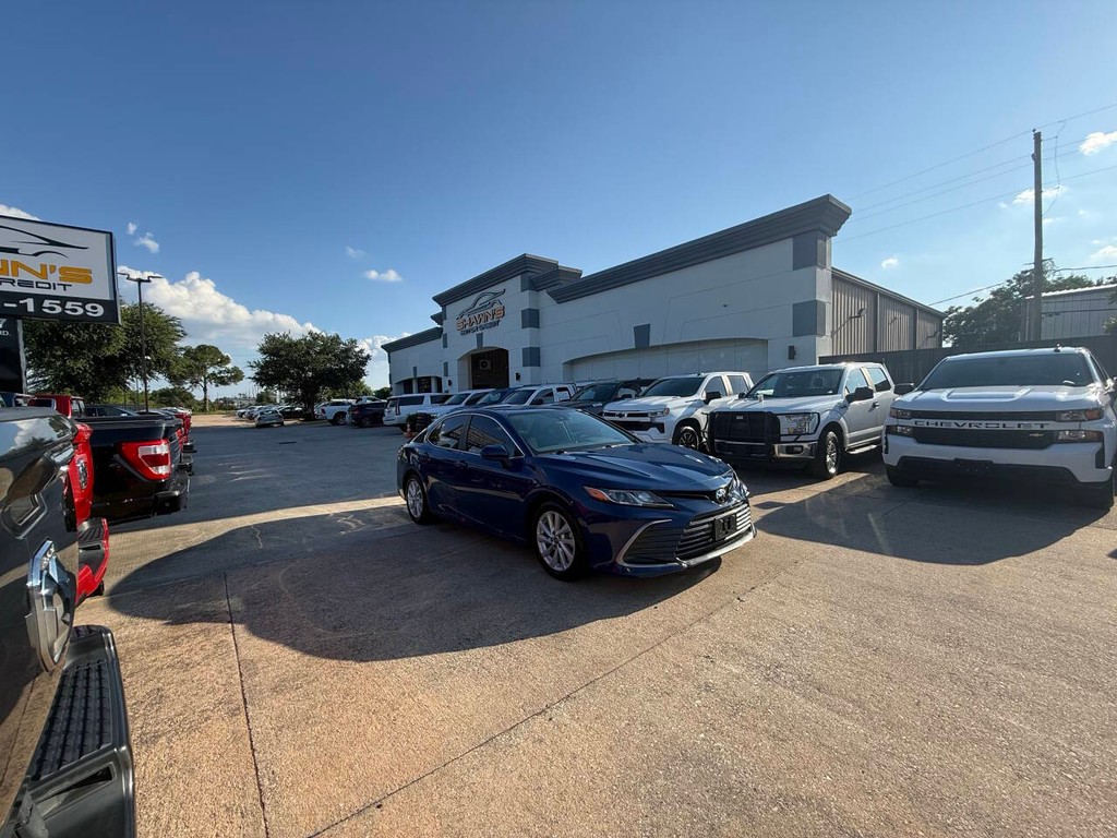 Toyota Camry Vehicle Full-screen Gallery Image 41