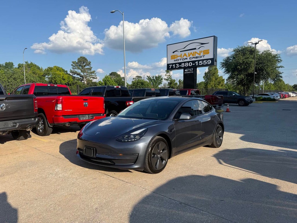 Tesla Model 3 Vehicle Full-screen Gallery Image 03