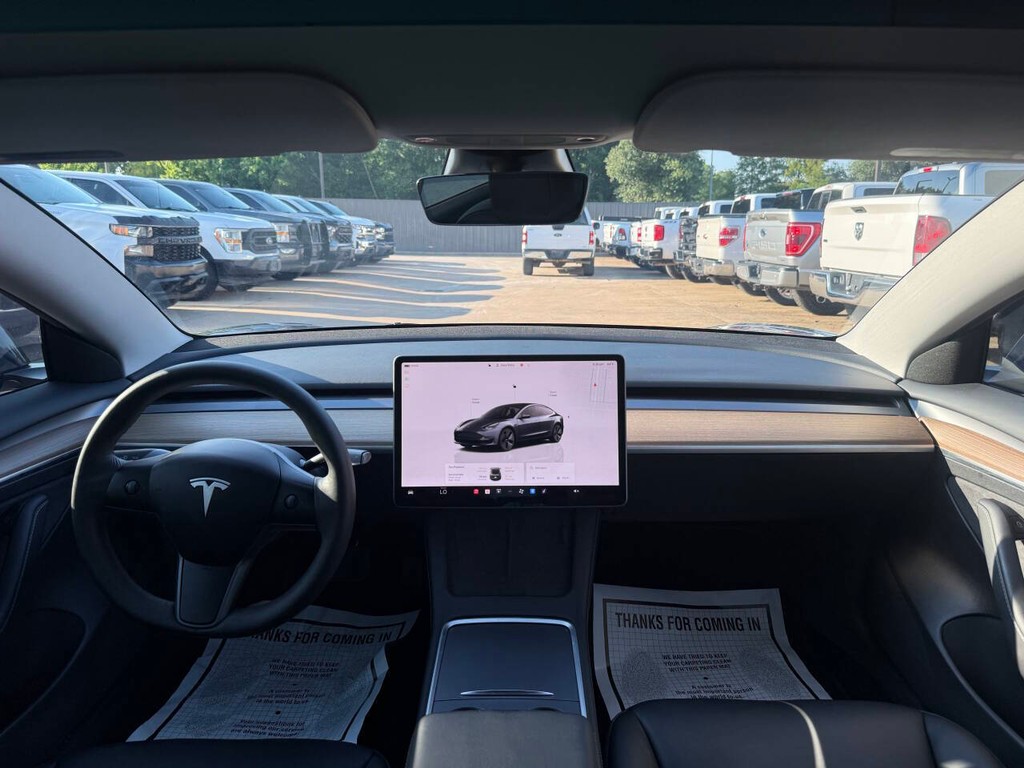 Tesla Model 3 Vehicle Full-screen Gallery Image 17