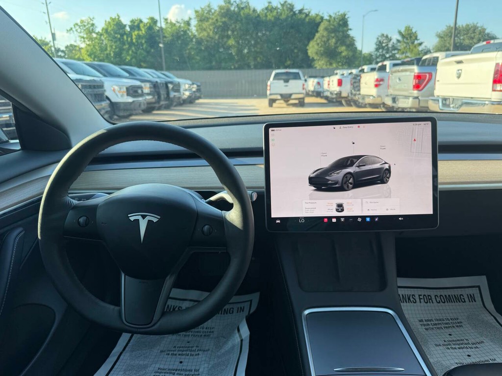Tesla Model 3 Vehicle Full-screen Gallery Image 21