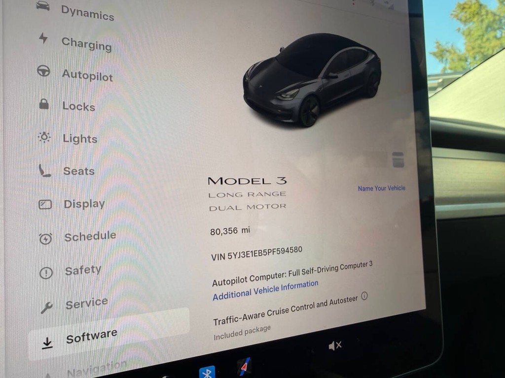 Tesla Model 3 Vehicle Full-screen Gallery Image 28
