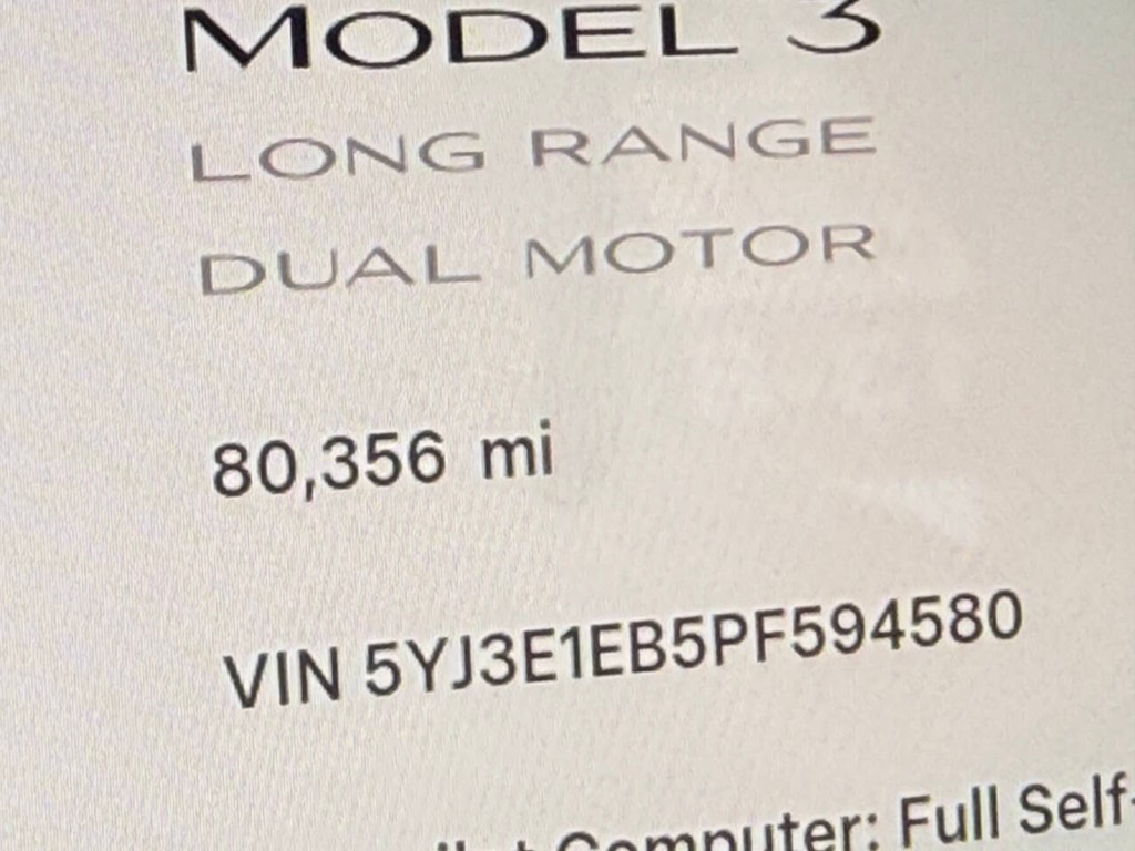 Tesla Model 3 Vehicle Full-screen Gallery Image 35
