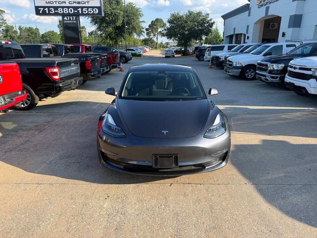 Tesla Model 3 Vehicle Full-screen Gallery Image 41