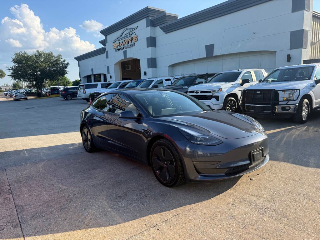 Tesla Model 3 Vehicle Full-screen Gallery Image 43