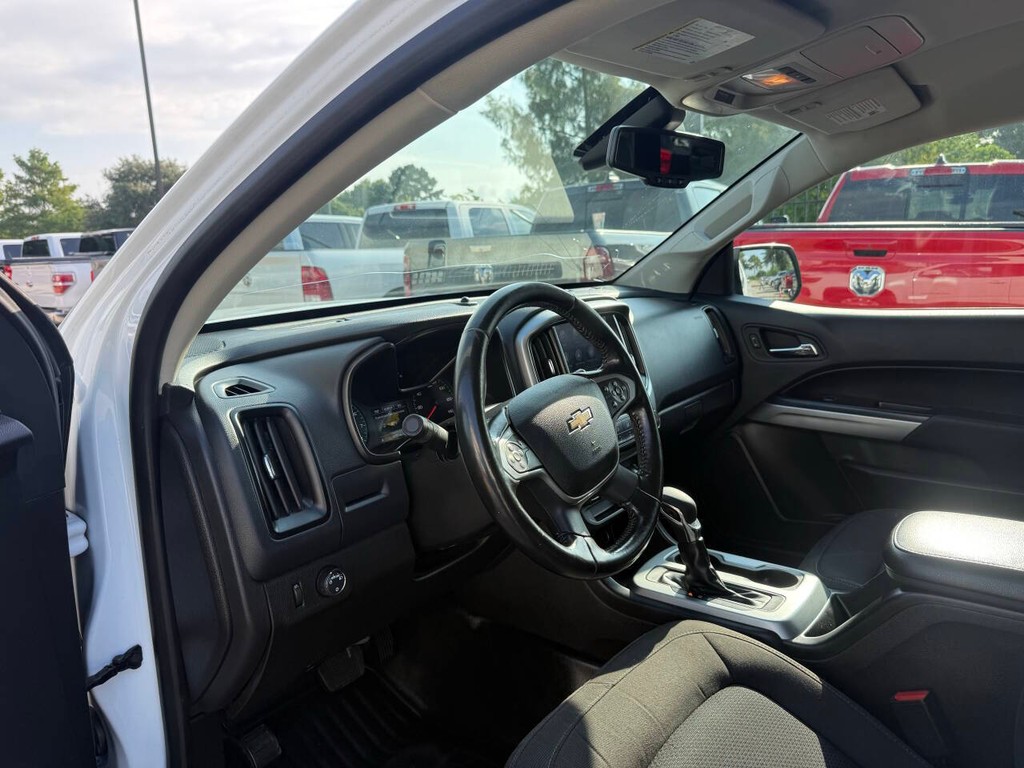 Chevrolet Colorado Vehicle Full-screen Gallery Image 06