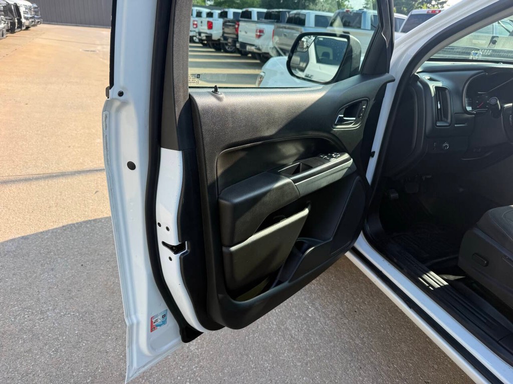 Chevrolet Colorado Vehicle Full-screen Gallery Image 08
