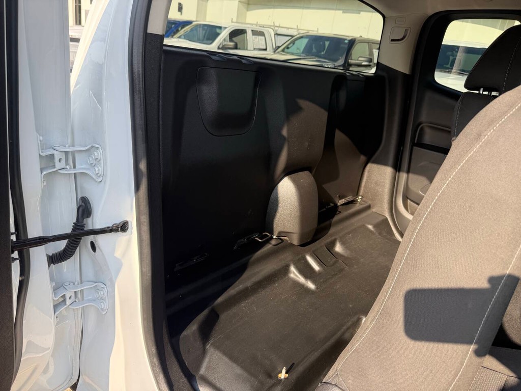 Chevrolet Colorado Vehicle Full-screen Gallery Image 14