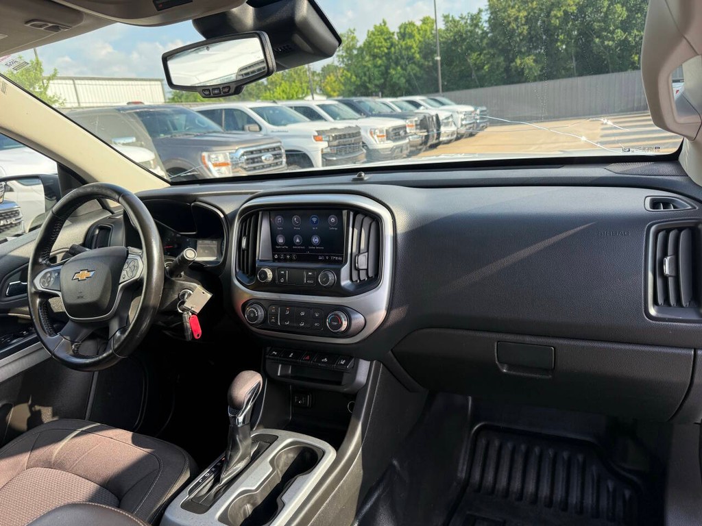 Chevrolet Colorado Vehicle Full-screen Gallery Image 16