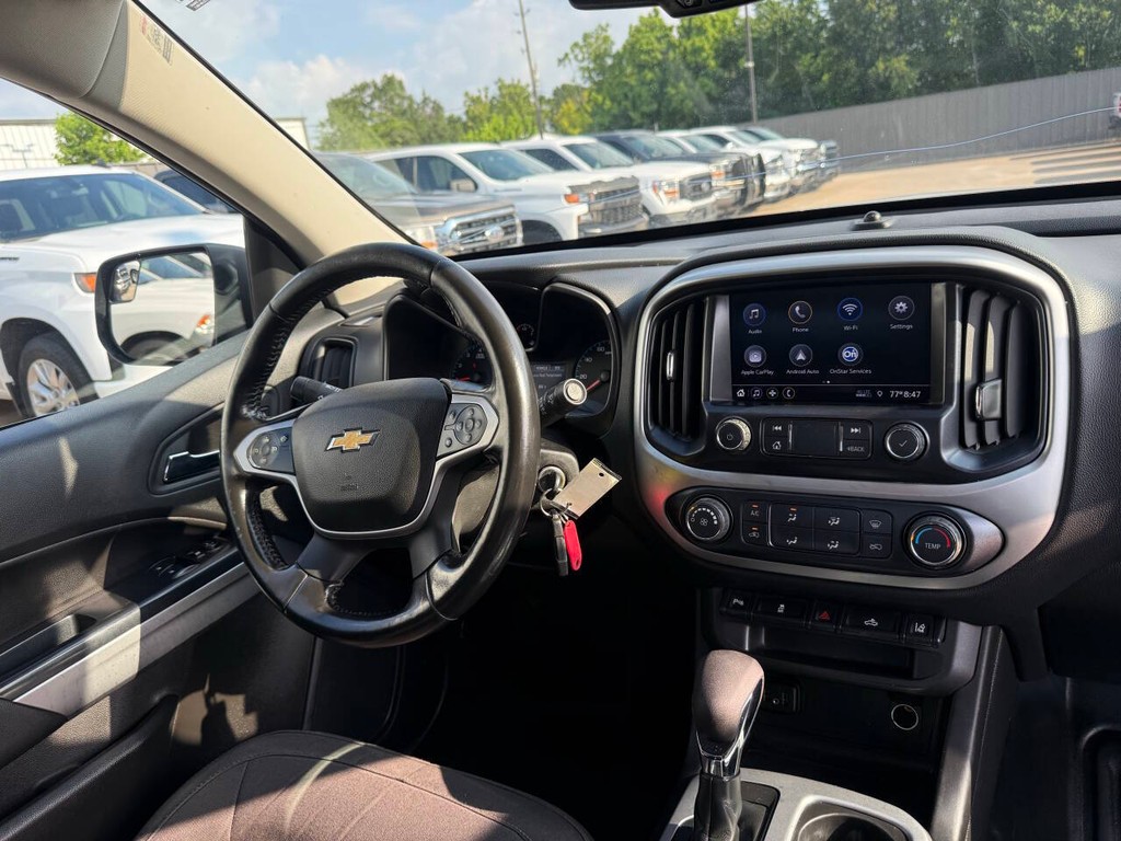 Chevrolet Colorado Vehicle Full-screen Gallery Image 18