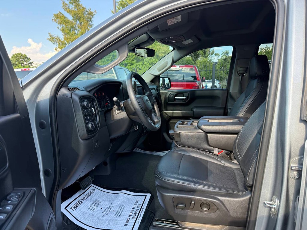 Chevrolet Silverado 1500 Vehicle Full-screen Gallery Image 06