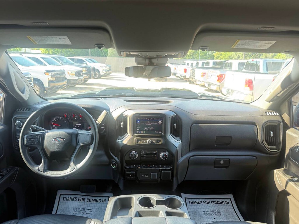 Chevrolet Silverado 1500 Vehicle Full-screen Gallery Image 16