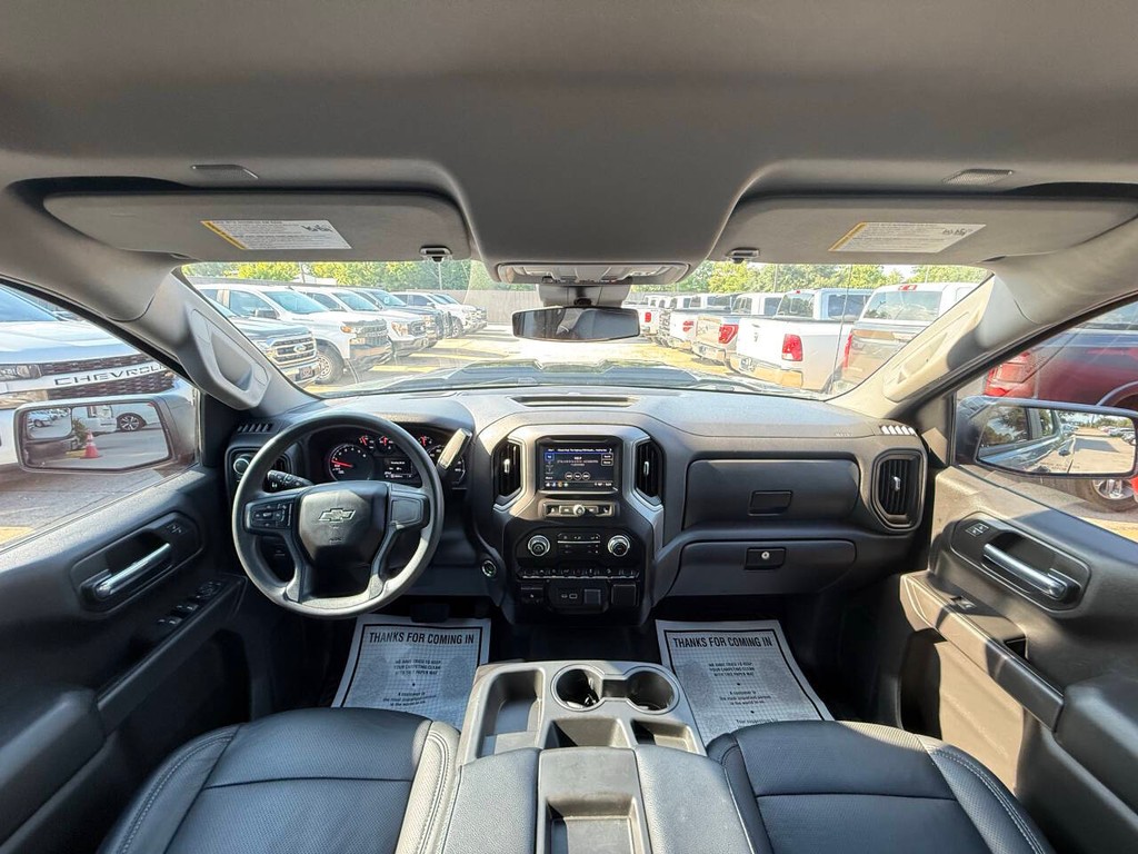 Chevrolet Silverado 1500 Vehicle Full-screen Gallery Image 17