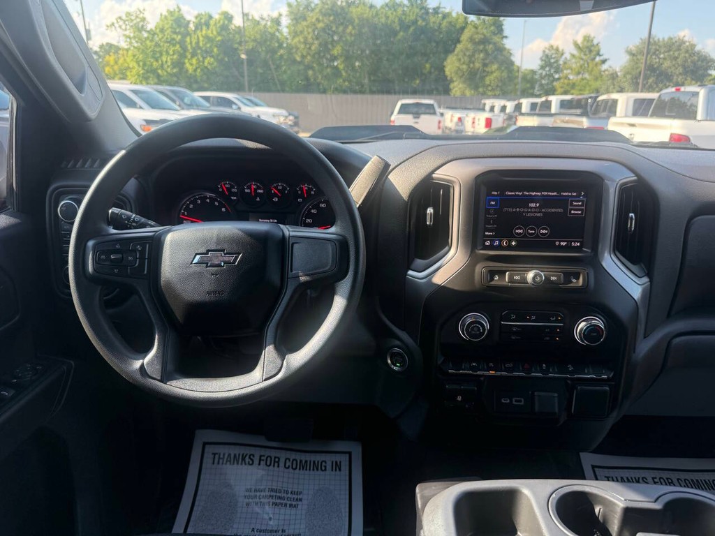 Chevrolet Silverado 1500 Vehicle Full-screen Gallery Image 20