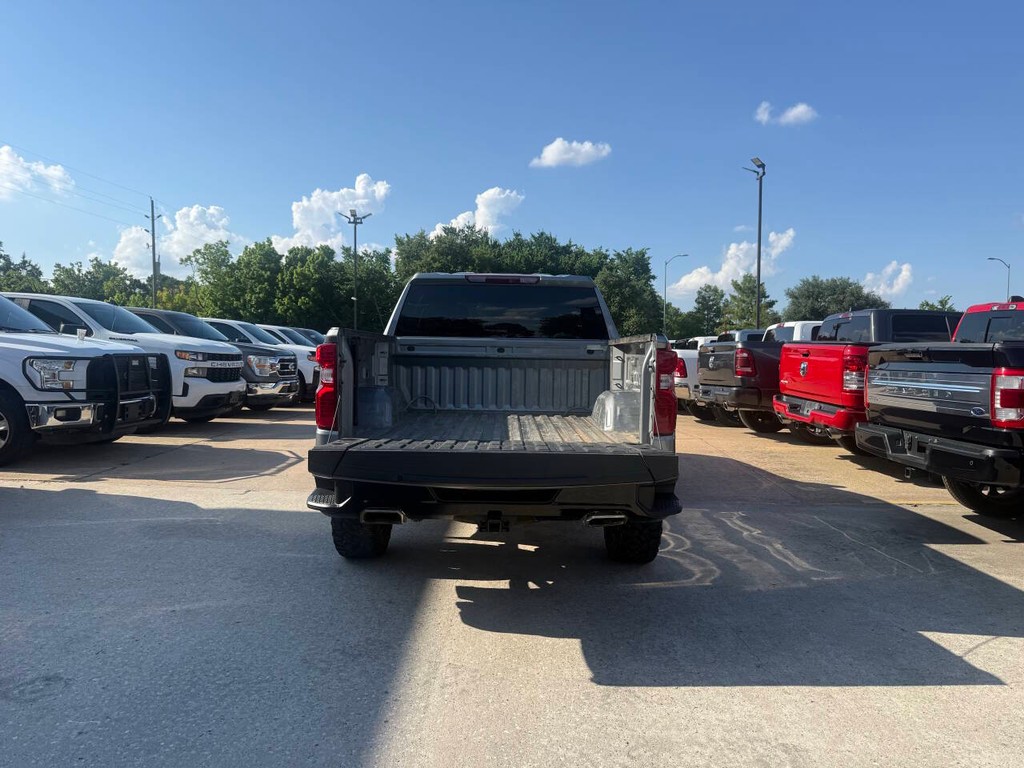 Chevrolet Silverado 1500 Vehicle Full-screen Gallery Image 38