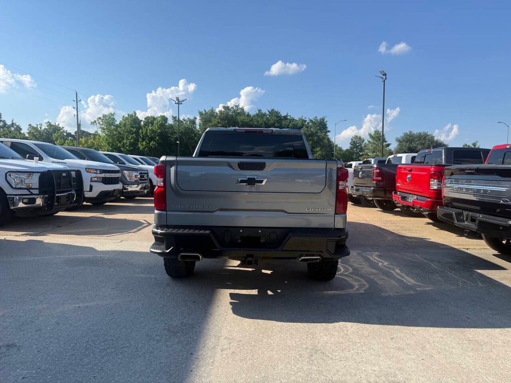 Chevrolet Silverado 1500 Vehicle Full-screen Gallery Image 39