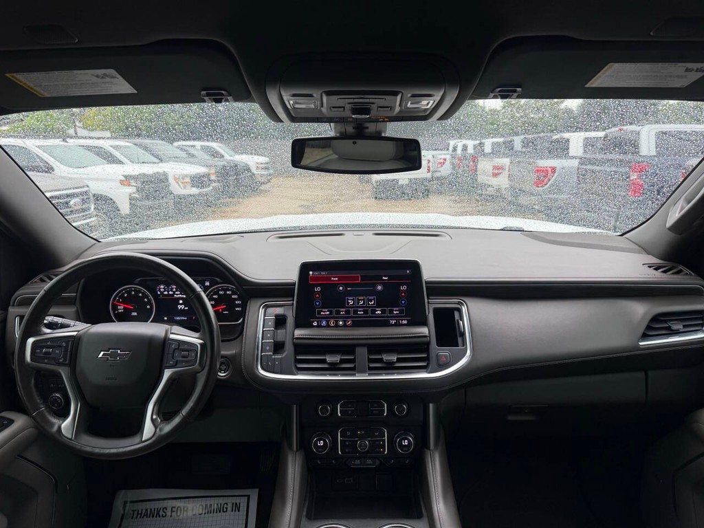 Chevrolet Suburban Vehicle Full-screen Gallery Image 19