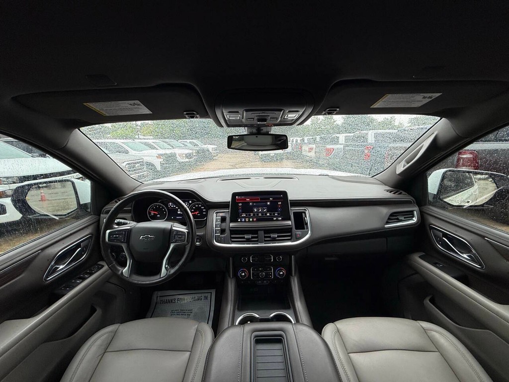 Chevrolet Suburban Vehicle Full-screen Gallery Image 20