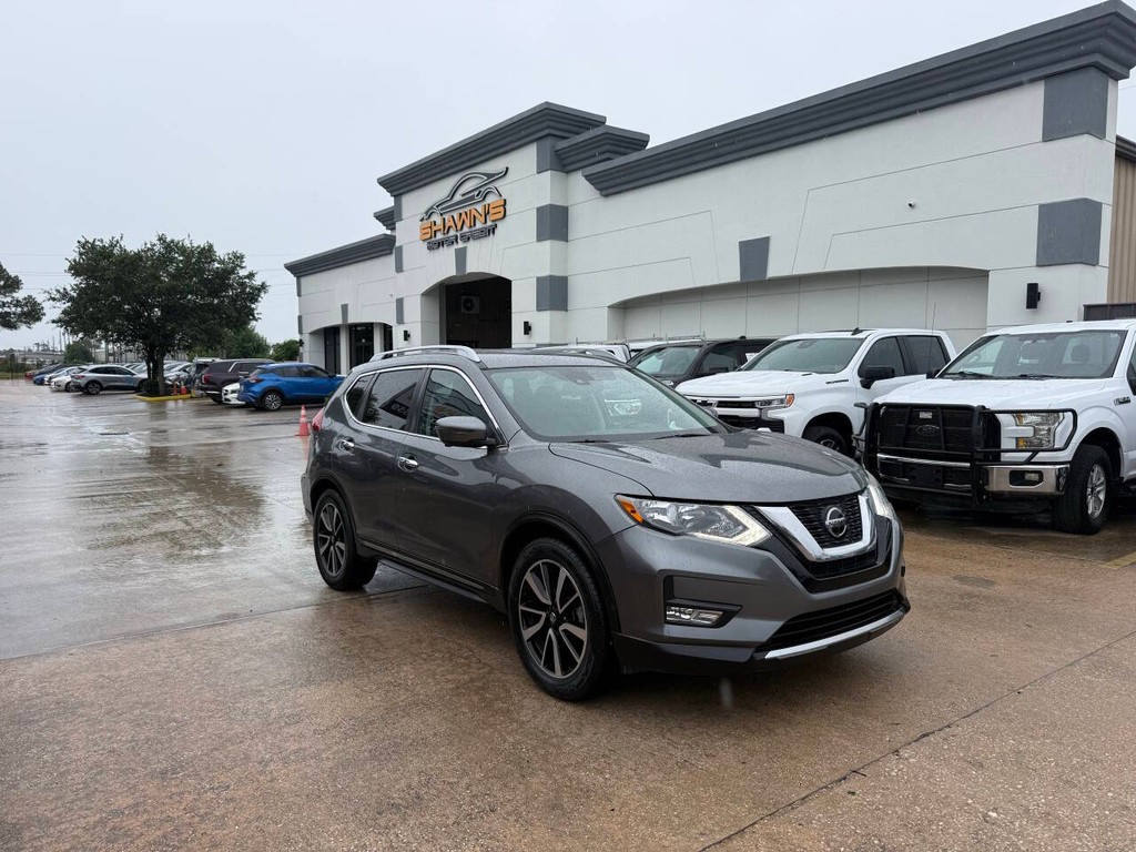 Nissan Rogue Vehicle Full-screen Gallery Image 02