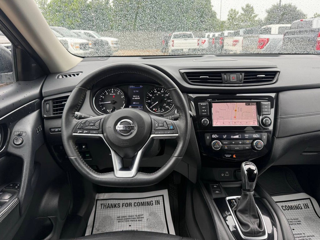 Nissan Rogue Vehicle Full-screen Gallery Image 21