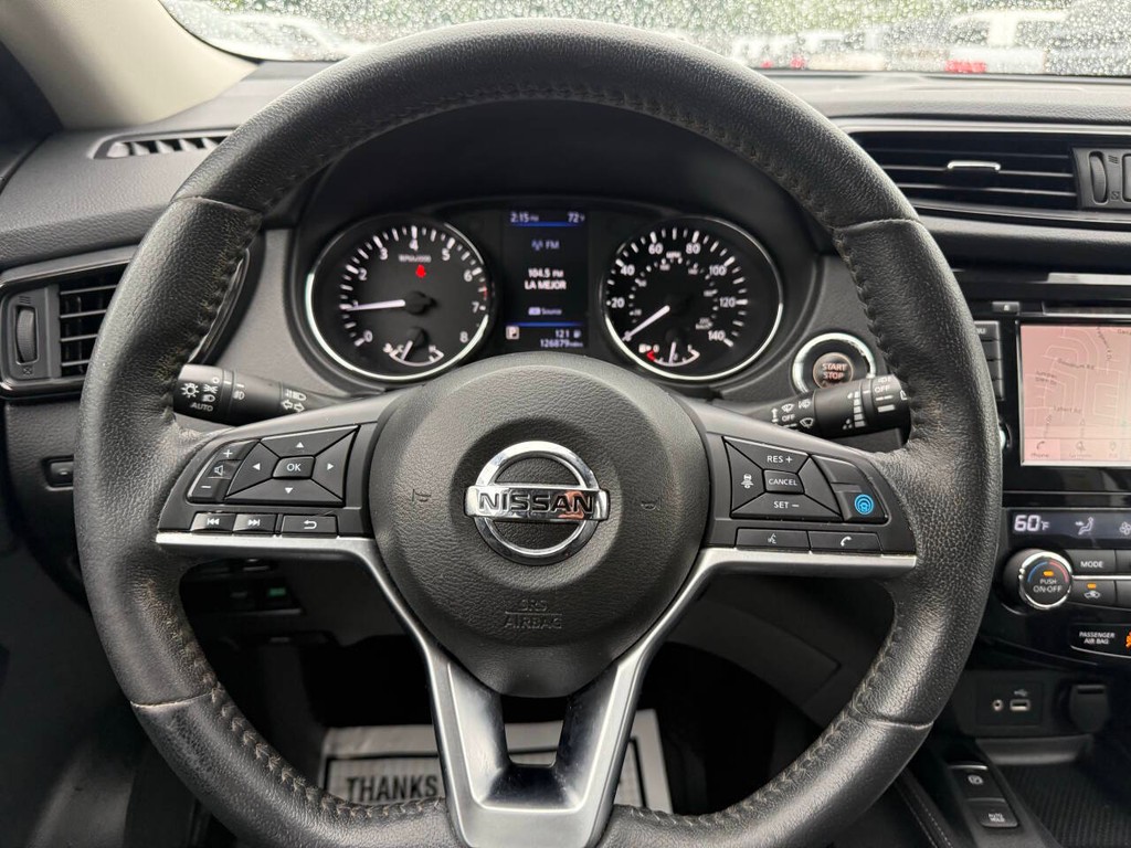 Nissan Rogue Vehicle Full-screen Gallery Image 23