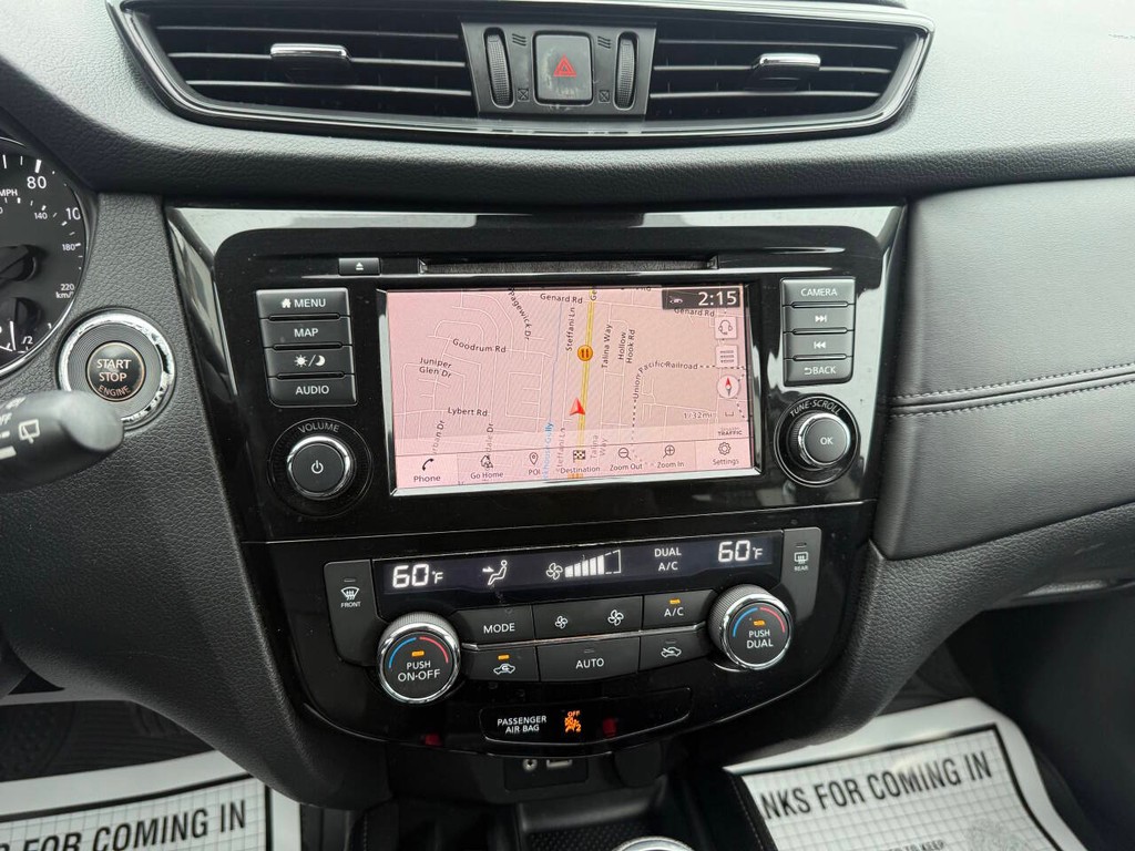 Nissan Rogue Vehicle Full-screen Gallery Image 24