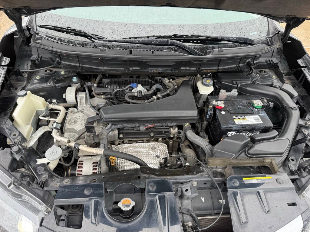 Nissan Rogue Vehicle Full-screen Gallery Image 34