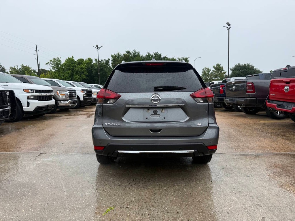 Nissan Rogue Vehicle Full-screen Gallery Image 38