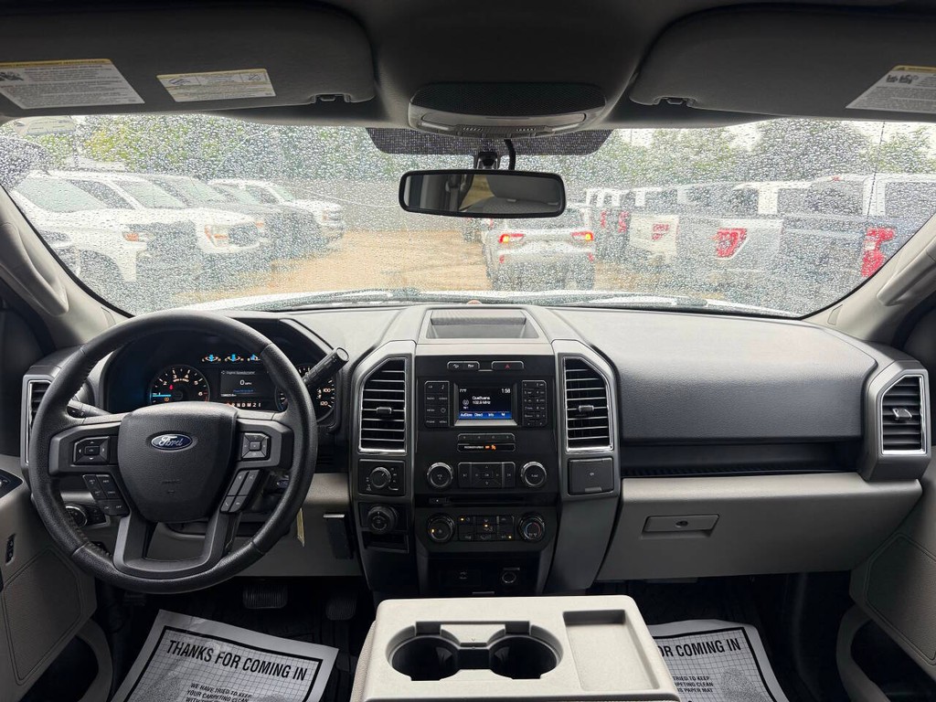 Ford F-150 Vehicle Full-screen Gallery Image 17