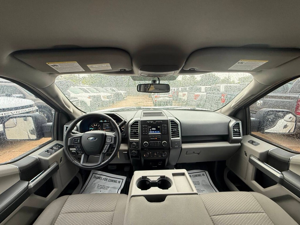 Ford F-150 Vehicle Full-screen Gallery Image 18