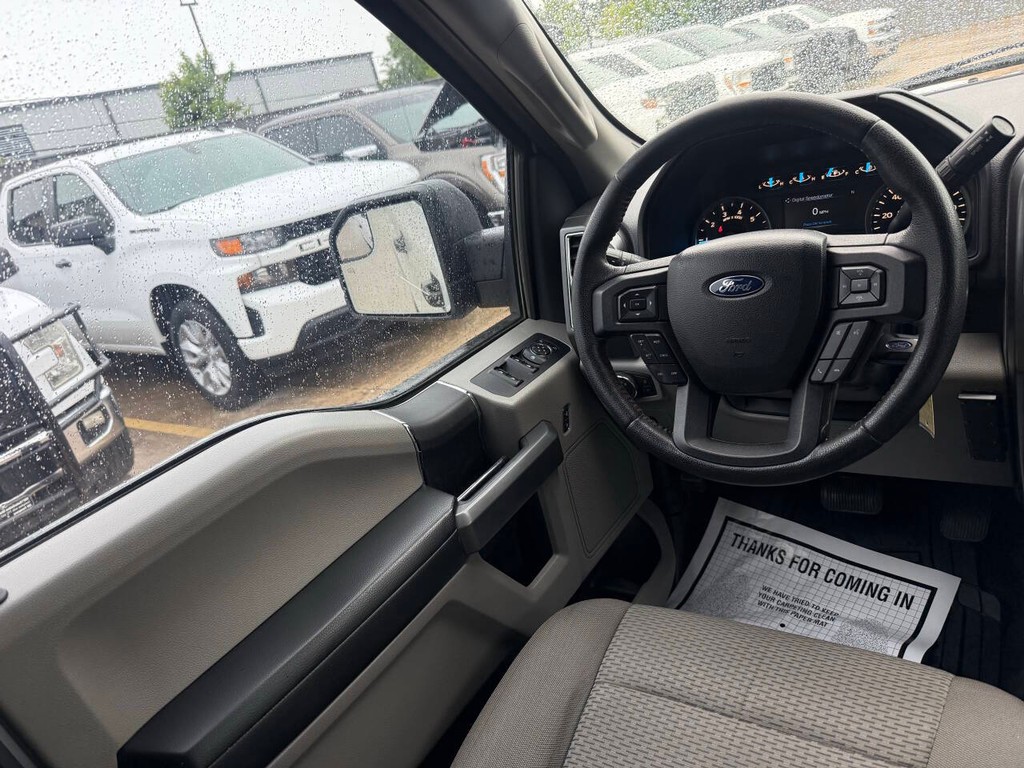 Ford F-150 Vehicle Full-screen Gallery Image 19