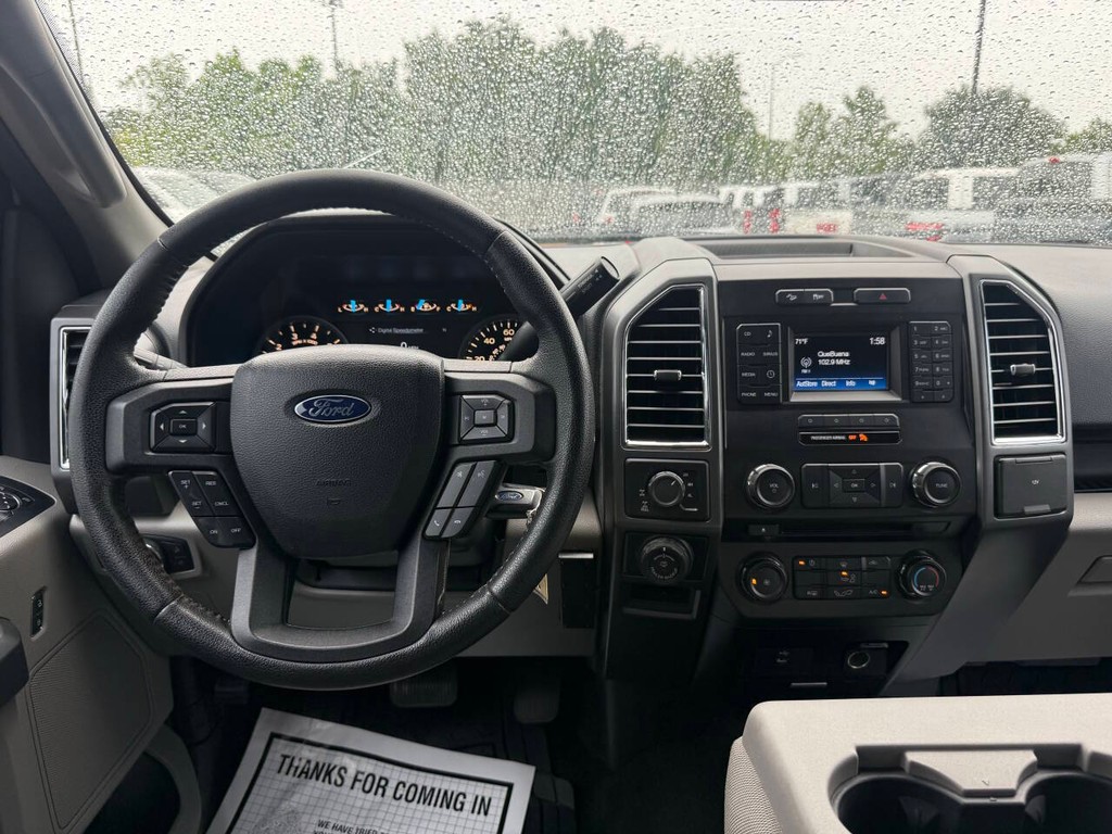 Ford F-150 Vehicle Full-screen Gallery Image 21