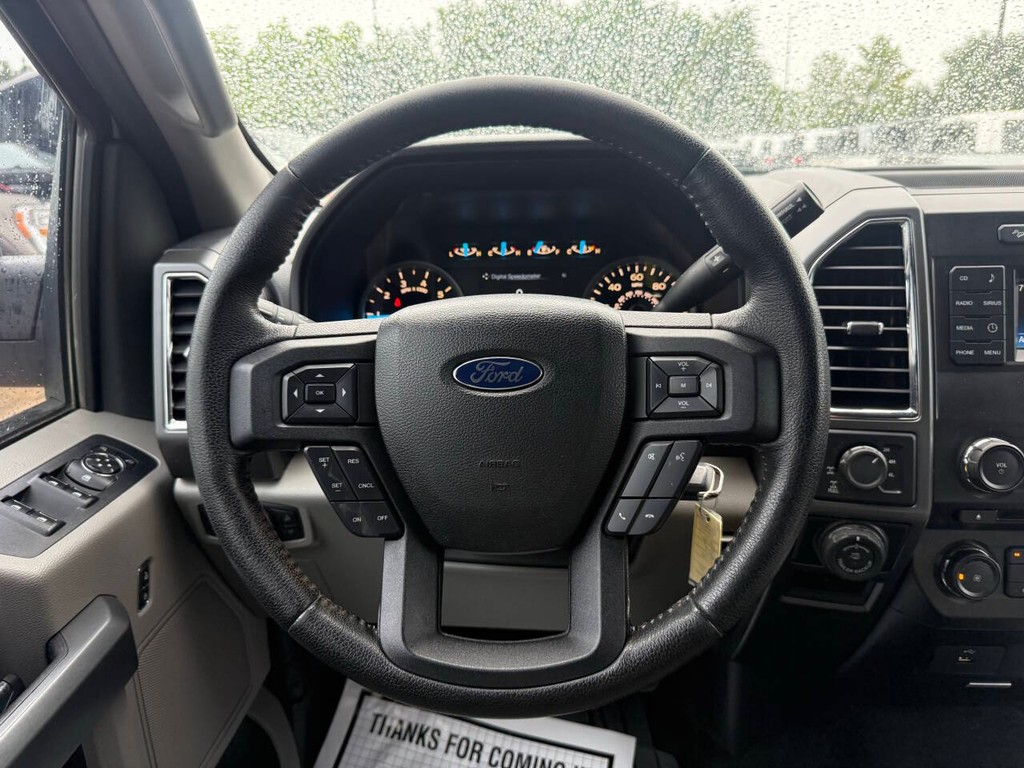 Ford F-150 Vehicle Full-screen Gallery Image 22