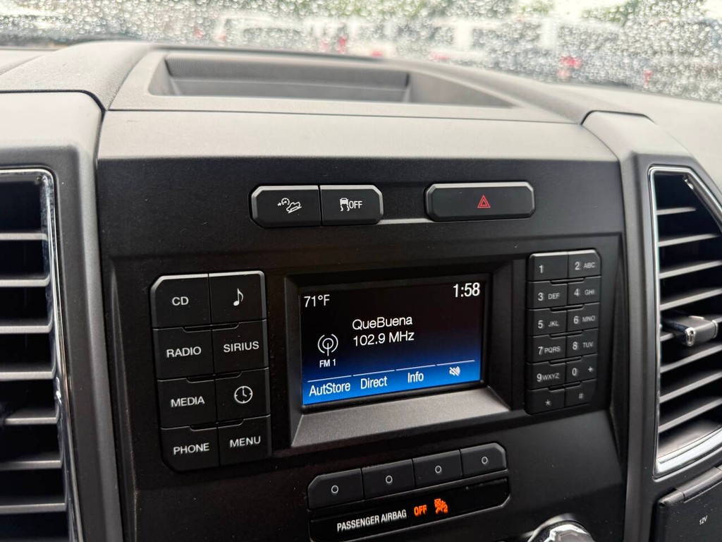 Ford F-150 Vehicle Full-screen Gallery Image 25