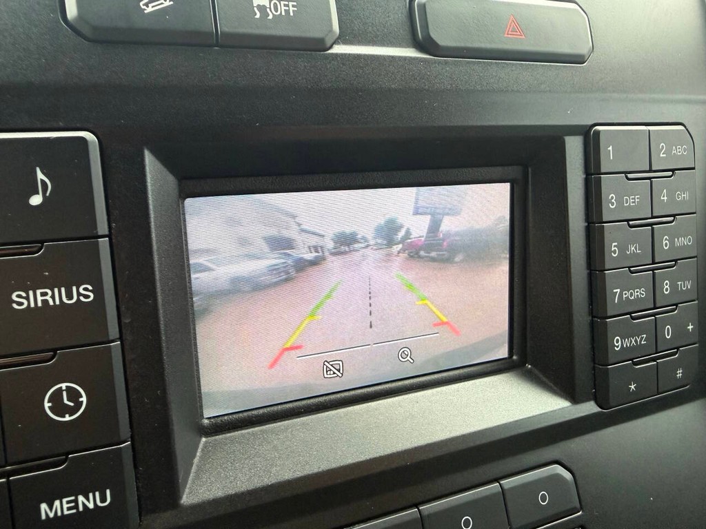 Ford F-150 Vehicle Full-screen Gallery Image 26