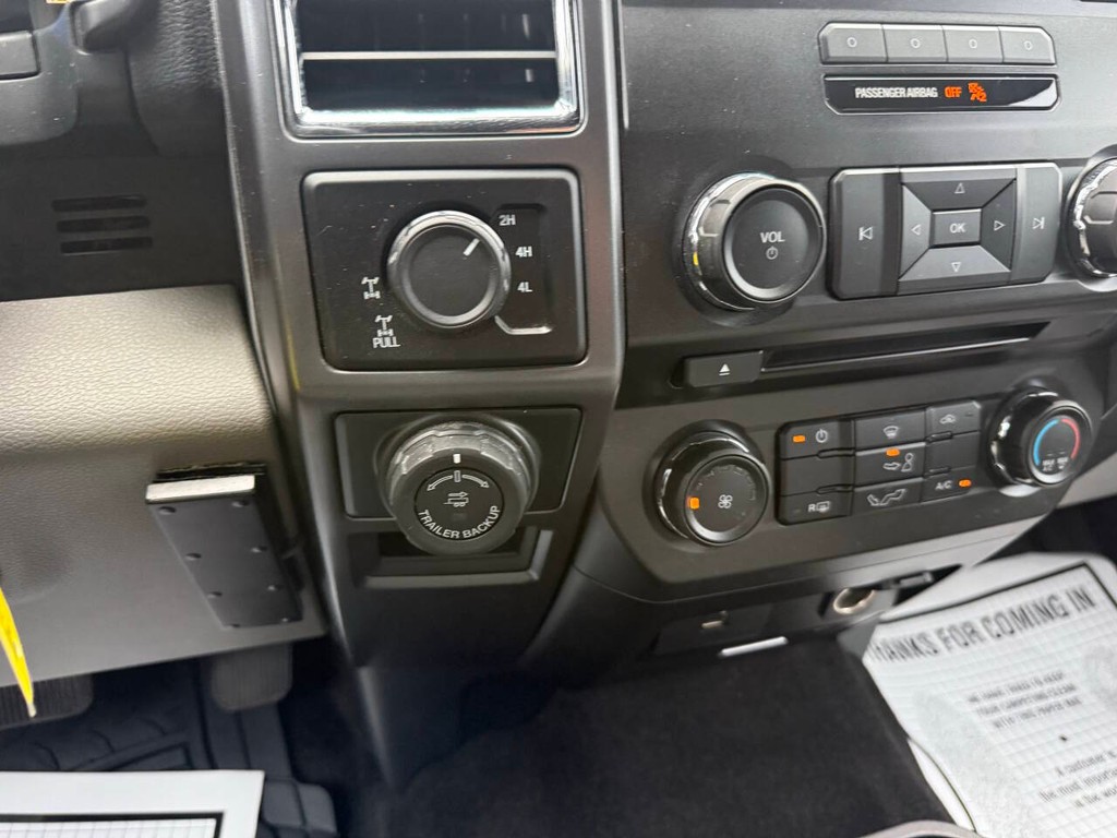 Ford F-150 Vehicle Full-screen Gallery Image 28