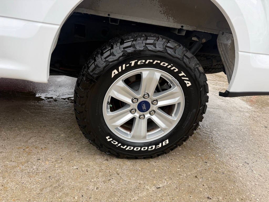 Ford F-150 Vehicle Full-screen Gallery Image 35