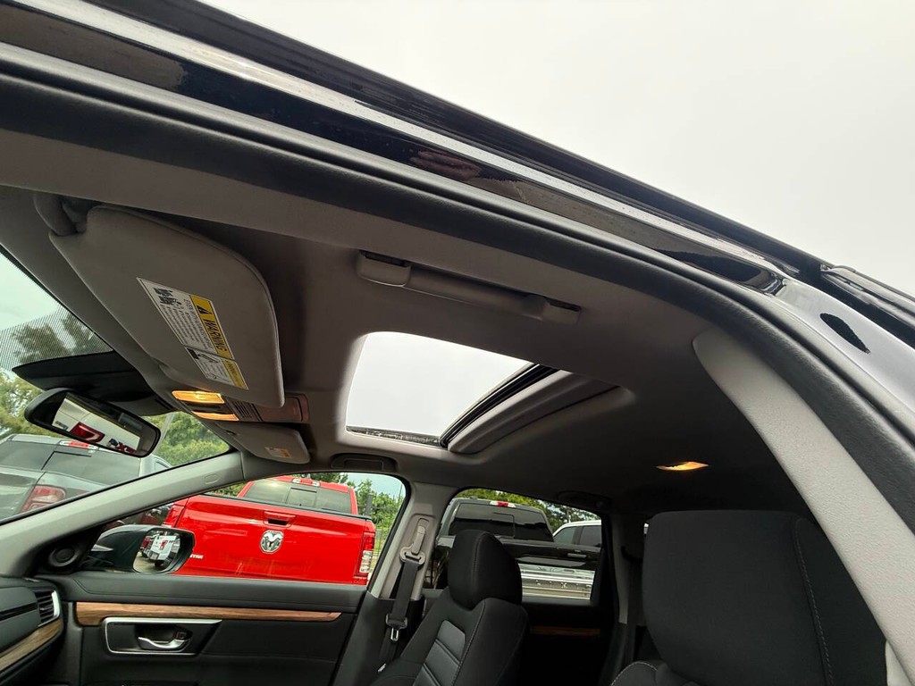 GMC Acadia Vehicle Full-screen Gallery Image 32