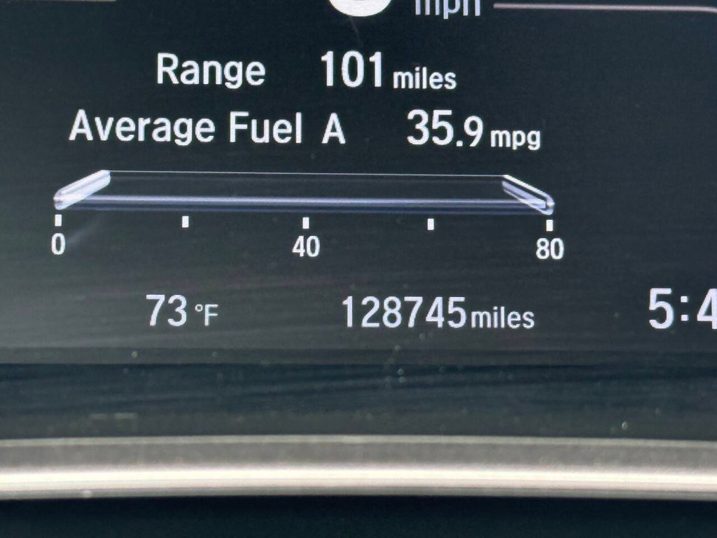 GMC Acadia Vehicle Full-screen Gallery Image 34
