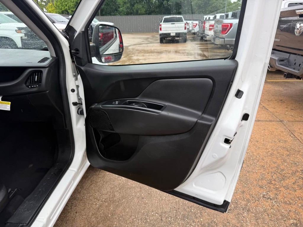 Ram ProMaster City Cargo Van Vehicle Full-screen Gallery Image 11