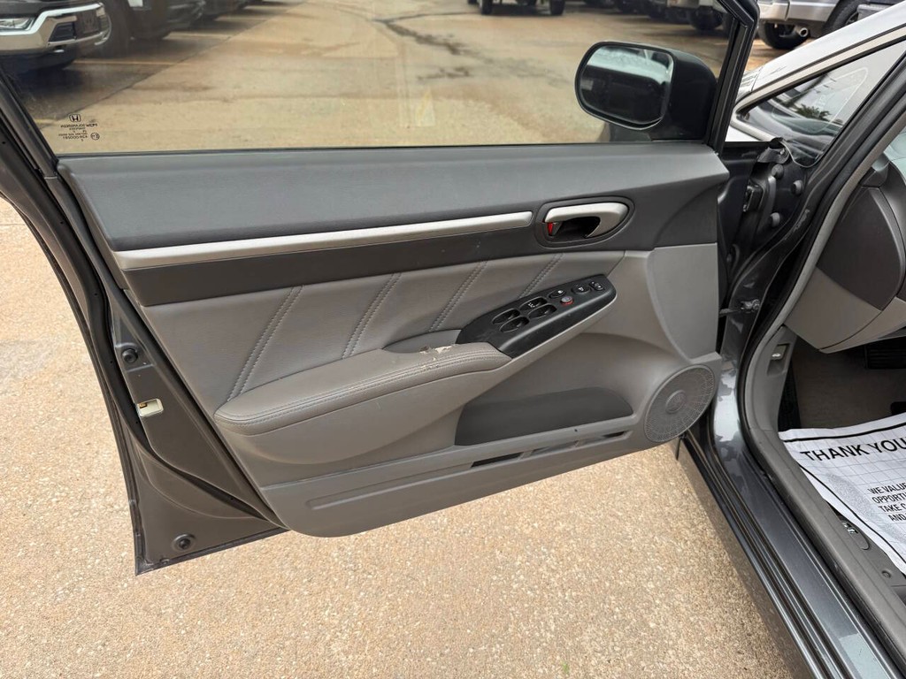 Honda Civic Sedan Vehicle Full-screen Gallery Image 08
