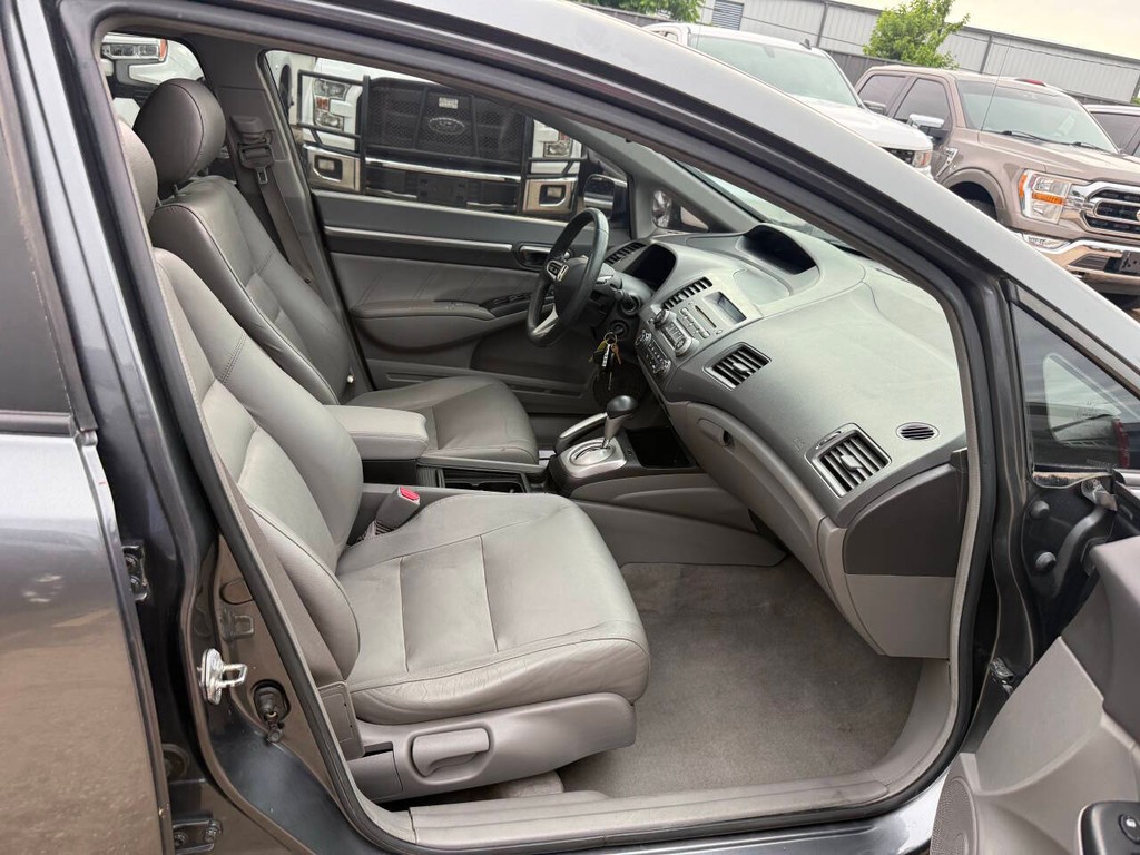 Honda Civic Sedan Vehicle Full-screen Gallery Image 10